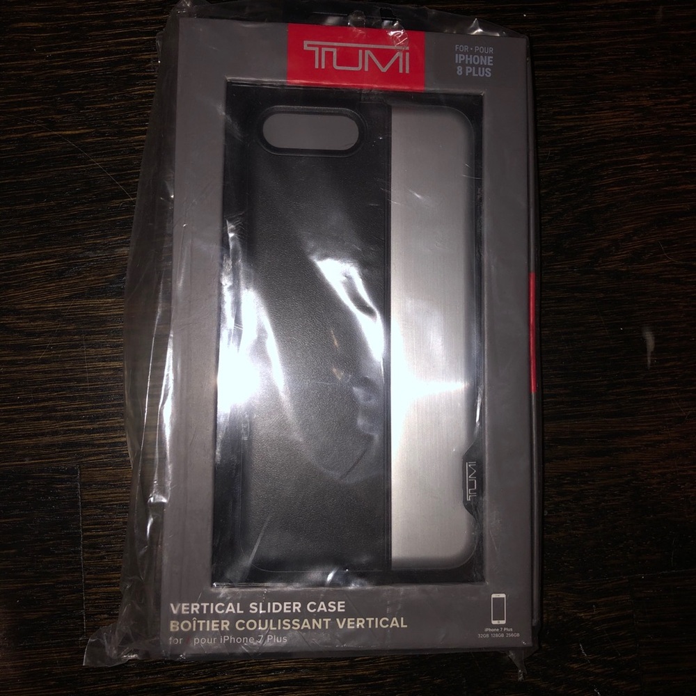 Tumi 8+ leather phone case